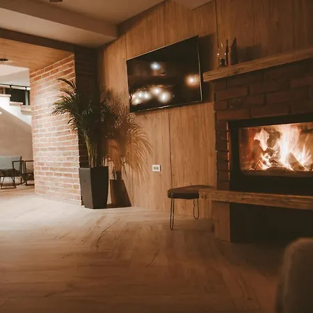 Casa Din Gradina Guest house